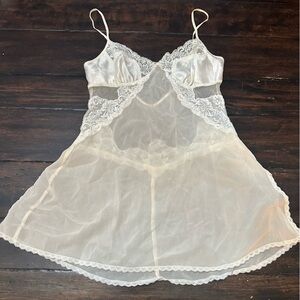 Victoria's Secret vintage Cream Lace Slip 51450